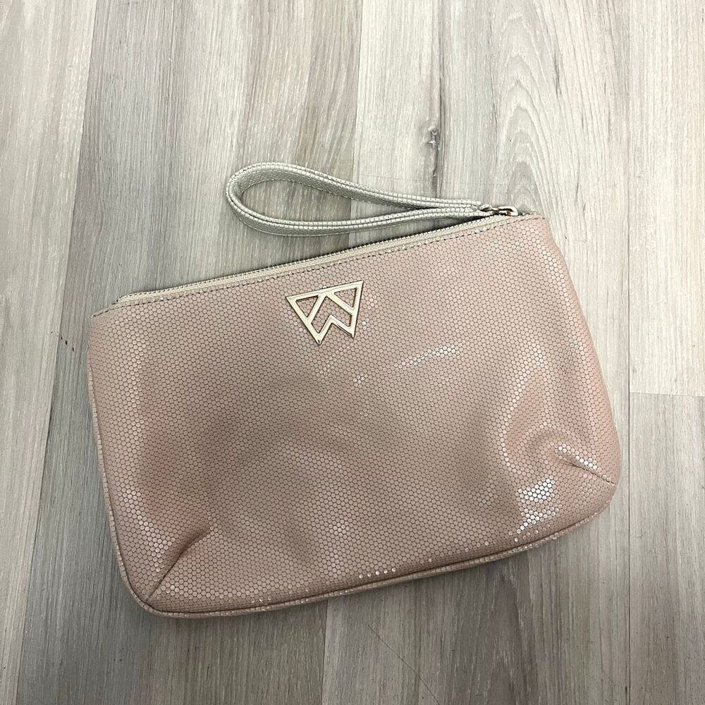 Kelly Wynne Beige Nude Zip Wristlet Wallet